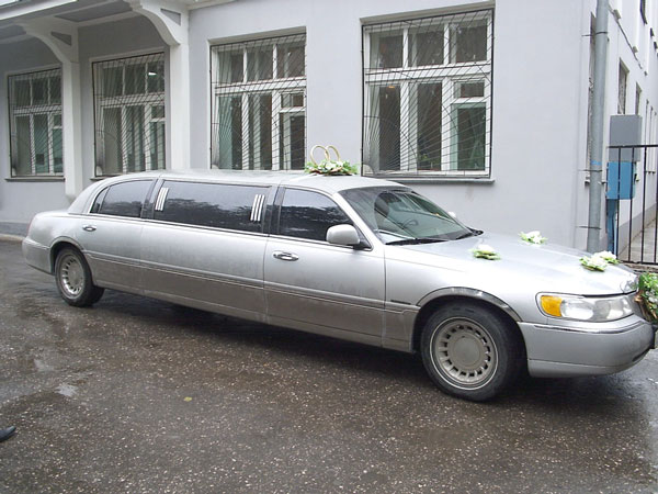 Лимузин: Lincoln Towncar streith